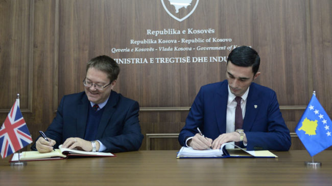 Kosova dhe Mbretëria e Bashkuar nënshkruajnë marrëveshje të partneritetit dhe tregtisë