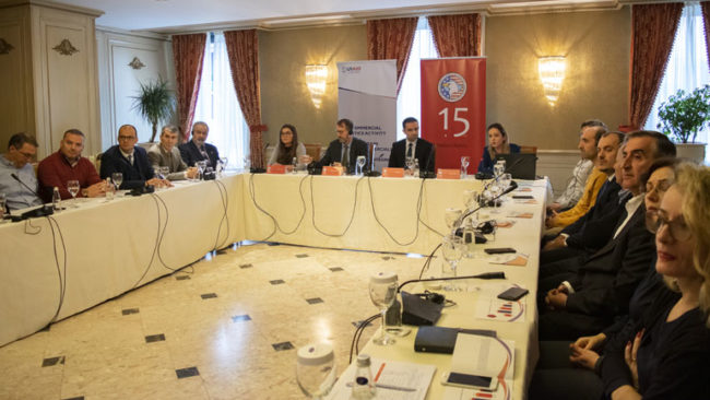 Bizneset vazhdojnë të mos e raportojnë korrupsionin nga frika e hakmarrjes