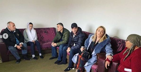 Remzie dhe Nexhat Osmani ndihmojnë familjen e dy vëllezërve nga Gjilani