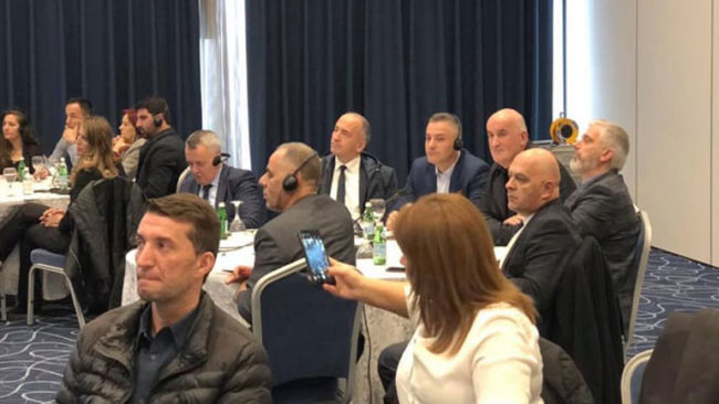 Kryetari  i Vitisë merr pjesë në takimin me temën “Performanca komunale – vështrim drejt të ardhmes”