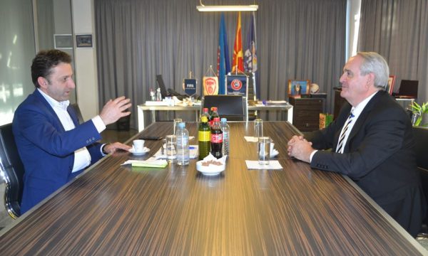 Presidenti i Federatës maqedonase: Presim ndeshje spektakël kundër Kosovës