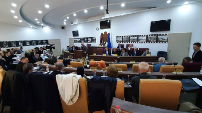 Ismajli: Puset janë zgjidhje emergjente për ujë, njëkohësisht po punohet në zgjidhje afatgjata