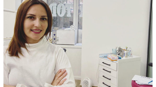 Stomatologia Fatbardha Mustafa një profesioniste e zonja e fushës së saj