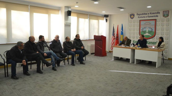 Kërkohet zgjidhja e problemit të furnizimit me ujë të pijshëm për qytetarët e lagjes Çamëria dhe Malësia