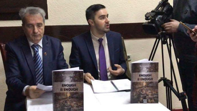 Kadriu publikon poezitë e tija në vëllimin e titulluar “Enough is Enough”
