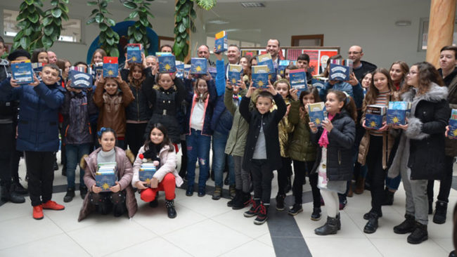 Shpërndahen libra për 172 nxënës nga Kamenica fitues të garave lokale dhe nacionale