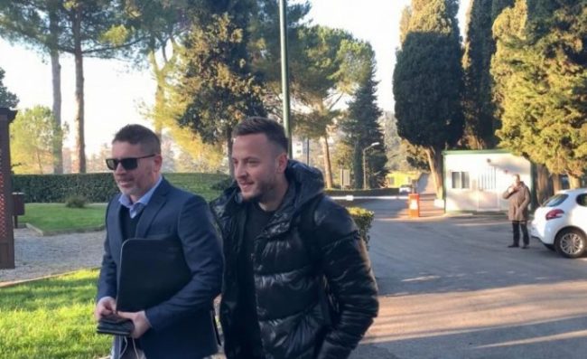 Rrahmani kryen testet mjekësore te Napoli