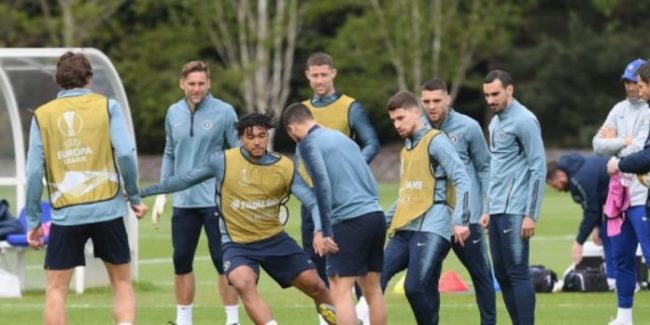 Futbollisti shqiptar stërvitet me ekipin e parë të Cheseas