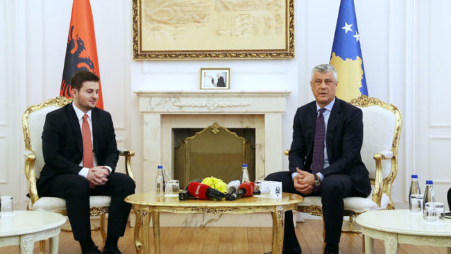Presidenti Thaçi dhe ministri Cakaj flasin për koordinimin ndërmjet Kosovës dhe Shqipërisë