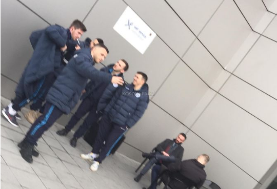 Zyrtare: FFK i përjashton nga ekipi kombëtar futbollistët që konsumuan duhan