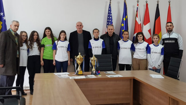 Nxënësit vitias arrijnë suksese të mëdha në garat e futsallit