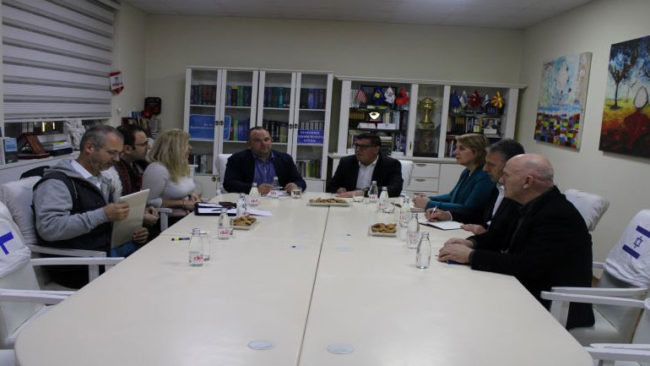Haziri takohet me delegacionin zviceran për ta bërë atraktive shkollën e agrobiznesit