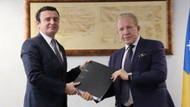 Kurti pranon detyrën e kryeministrit