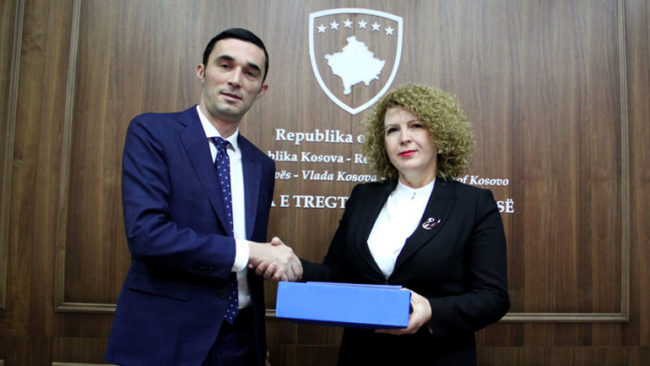 Në Ministrinë e Tregtisë dhe Industrisë u bë dorëzim-pranimi i detyrës së ministrave