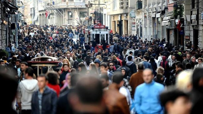 Popullsia e Turqisë kalon në mbi 83 milionë