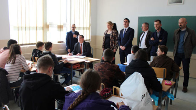 Nënshkruhet marrëveshja për efiçiencën e energjisë në shkollën “Vesel Muja”