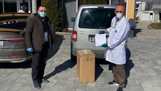 BioLab dhuroi për QKMF-në e Vitisë një aparat oksigjeni me rrymë