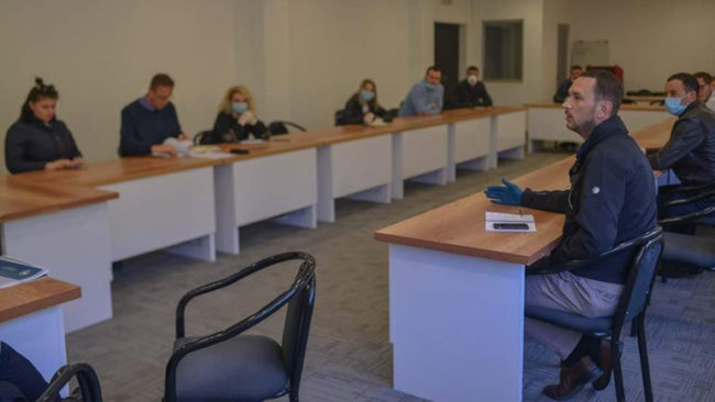 Kamenicë: Reduktohet stafi komunal, puna nuk ndalet