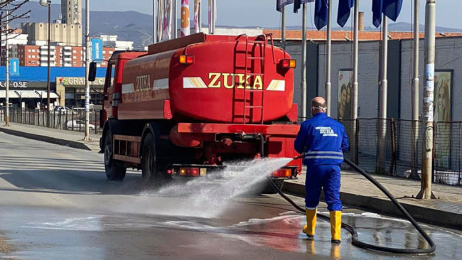 Gjilanit nis pastrimin dhe dezinfektimin e rrugëve si masë preventive kundër Covid19