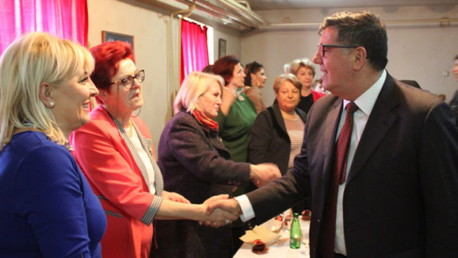 Haziri: Urime 8 Marsi, dita e barazisë dhe zërit të ngritur në gjithë botën