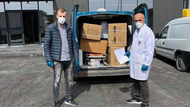 Komuna e Vitisë pranon një donacion nga depoja farmaceutike “Made Kos”