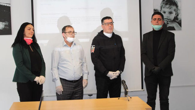 Haziri sheh nga afër procesin e mësimit online të Gjilanit