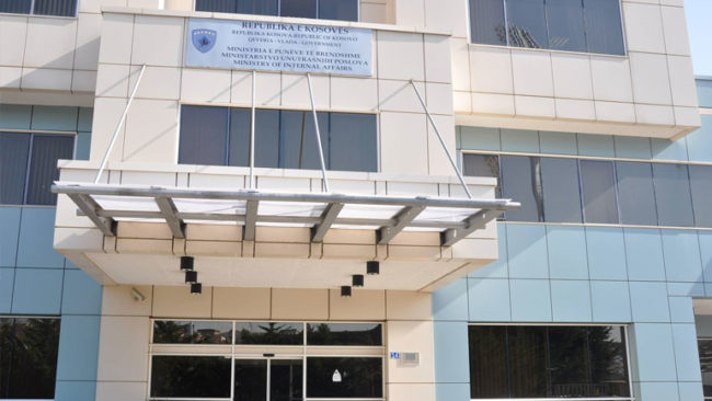 Qytetarët që nuk i kanë regjistruar mjetet për shkak të COVID-19 duhet t’i kryejnë detyrimet deri më 17 gusht