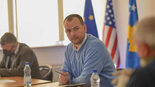 Kastrati: Secili që bën llogari ditore në dëm të UÇK-së, veç vula e zezë do t’i mbetet!