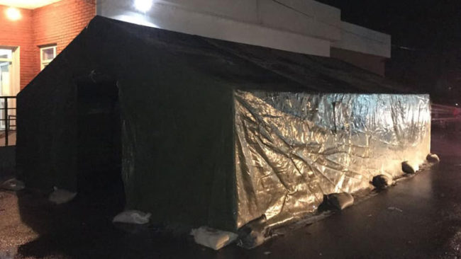 Pranë emergjencës vendoset tenda për triazhimin dhe identifikimin e rasteve të dyshuara me Koronavirus