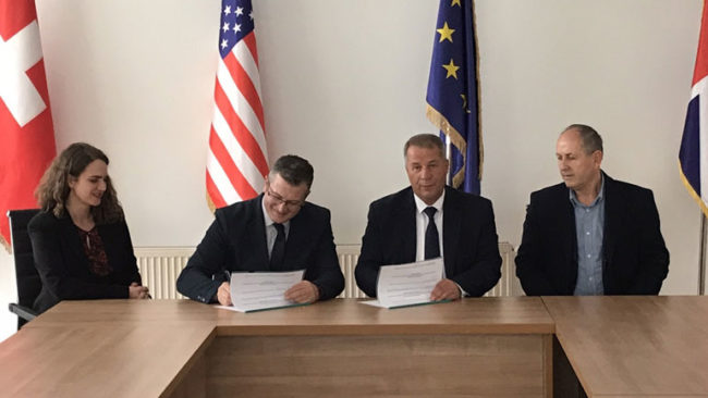 Komuna e Vitisë dhe Caritasi Zviceran arrijnë marrëveshje në fushën e edukimit dhe arsimit
