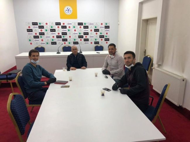 Shoqata për Mbrojtjen e të Drejtave të futbollistëve i drejtohet FFK-së