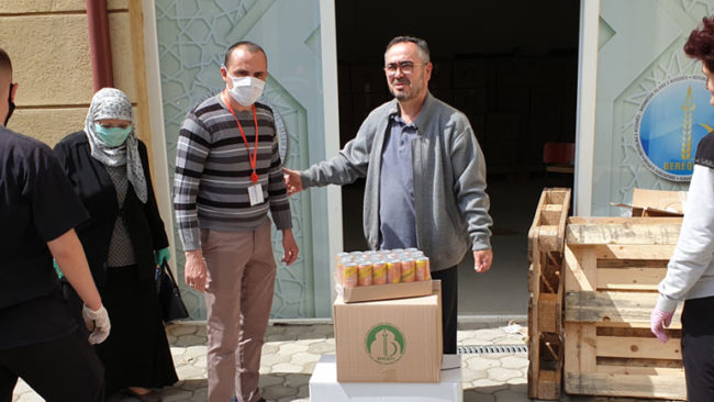 Shoqata Humanitare Bamirëse “Bereqeti” ndihmoi 125 familje me jetimë