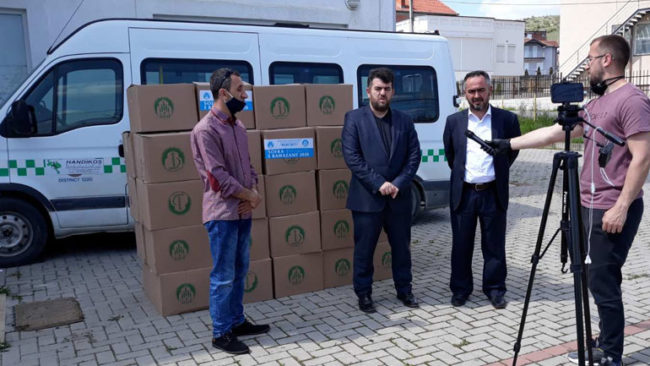 “Bereqeti” ndihmoi Handikos-in dhe Shoqatën e të Verbërve me pako ushqimore