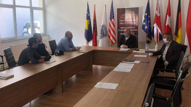 Blend Sahiti dhuroi 25 pako ushqimore për familjet në nevojë