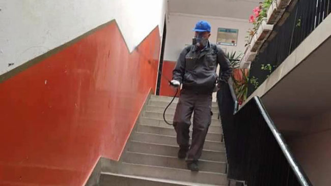 Dezinfektohen banesat kolektive dhe pastrohen rrugët në Kamenicë