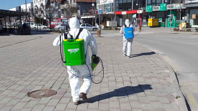 Vazhdon dezinfektimi i hapësirave dhe objekteve publike në Viti