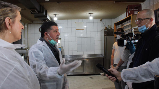 Haziri: Faleminderit furrës Mala për bukën e dhënë në këto ditë të vështira