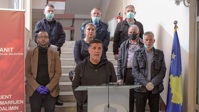 Apelon Haziri: Respektoni vendimet, mos t’i vije puna që pandeminë ta kaloni në burg