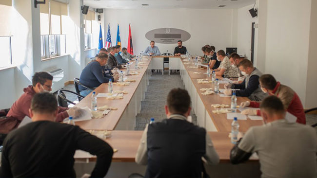 Komuna shpërndanë 87 pako për familjet nga komuniteti serb dhe 65 pako për familjet nga komuniteti rom