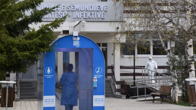 Janë shëruar 9 pacientë, ndërsa diagnostikohen tridhjetë raste të reja me COVID-19