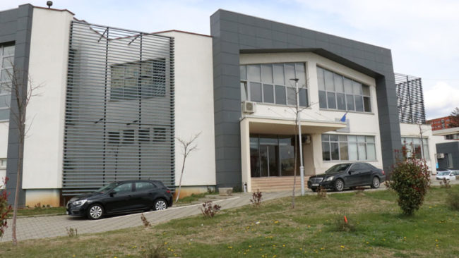 Sqarim i ministrës Rozeta Hajdari për mundësinë e qarkullimit të operatorëve ekonomikë nga një komunë në tjetrën