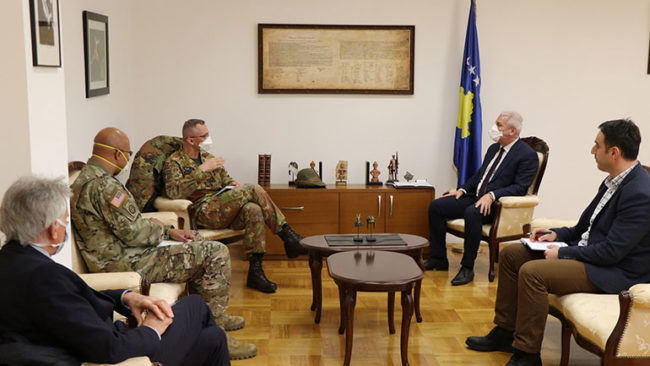 U.d ministri Sveçla priti në takim Komandantin e KFOR-it në Kosovë