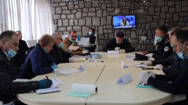 Haziri apelon të gjitha ata që kanë pasur kontakte me të infektuarit e Topanicës, t’i lajmërojnë organet dhe të vetizolohen