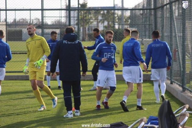 Futbollistët dhe trajneri i Dritës mund të mos karantinohen, klubi gjilanas do të përkujdeset për t’i testuar dhe vetizoluar