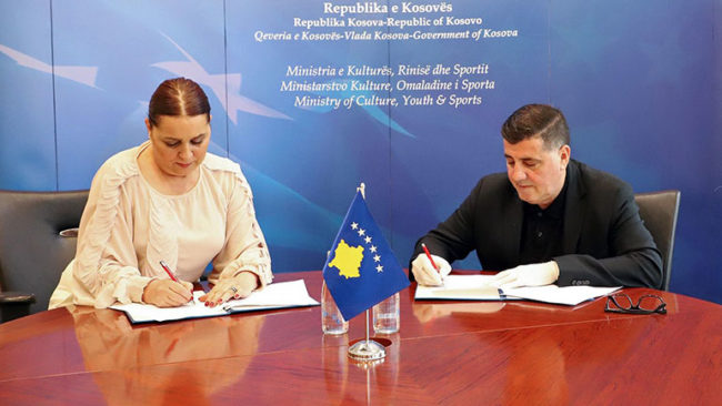 Haziri e Dumoshi nënshkruajnë memorandumin për rikonstruimin e Stadiumit, kosto 4.6 milionë euro