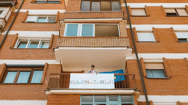 Artisti “ I Am I” revoltohet kundër politikës