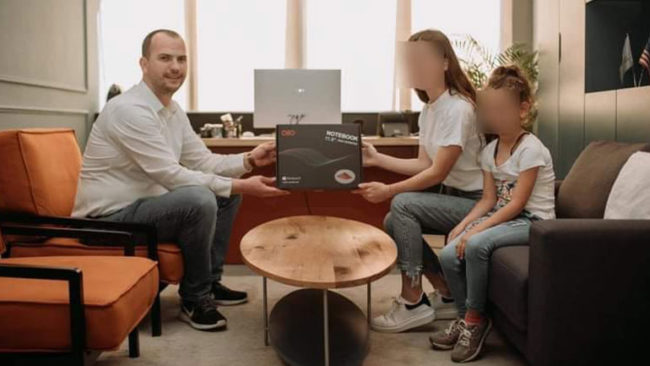 Gjashtë laptopë nxënësve që kishin vështirësi në ndjekjen e mësimit online