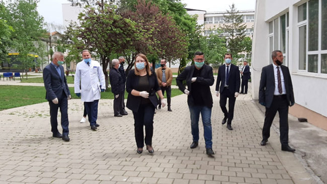Bajrami: Komunat tjera duhet ta marrin shembullin e Gjilanit për mësimin nga distanca