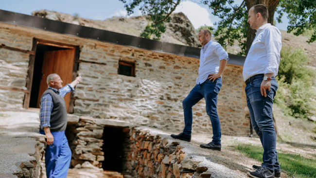 Kryetari i Kamenicës viziton mullirin e renovuar në Hogosht