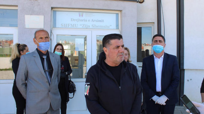Haziri: Gjunjëzohemi para veprës heroike të Zijah Shemsiut